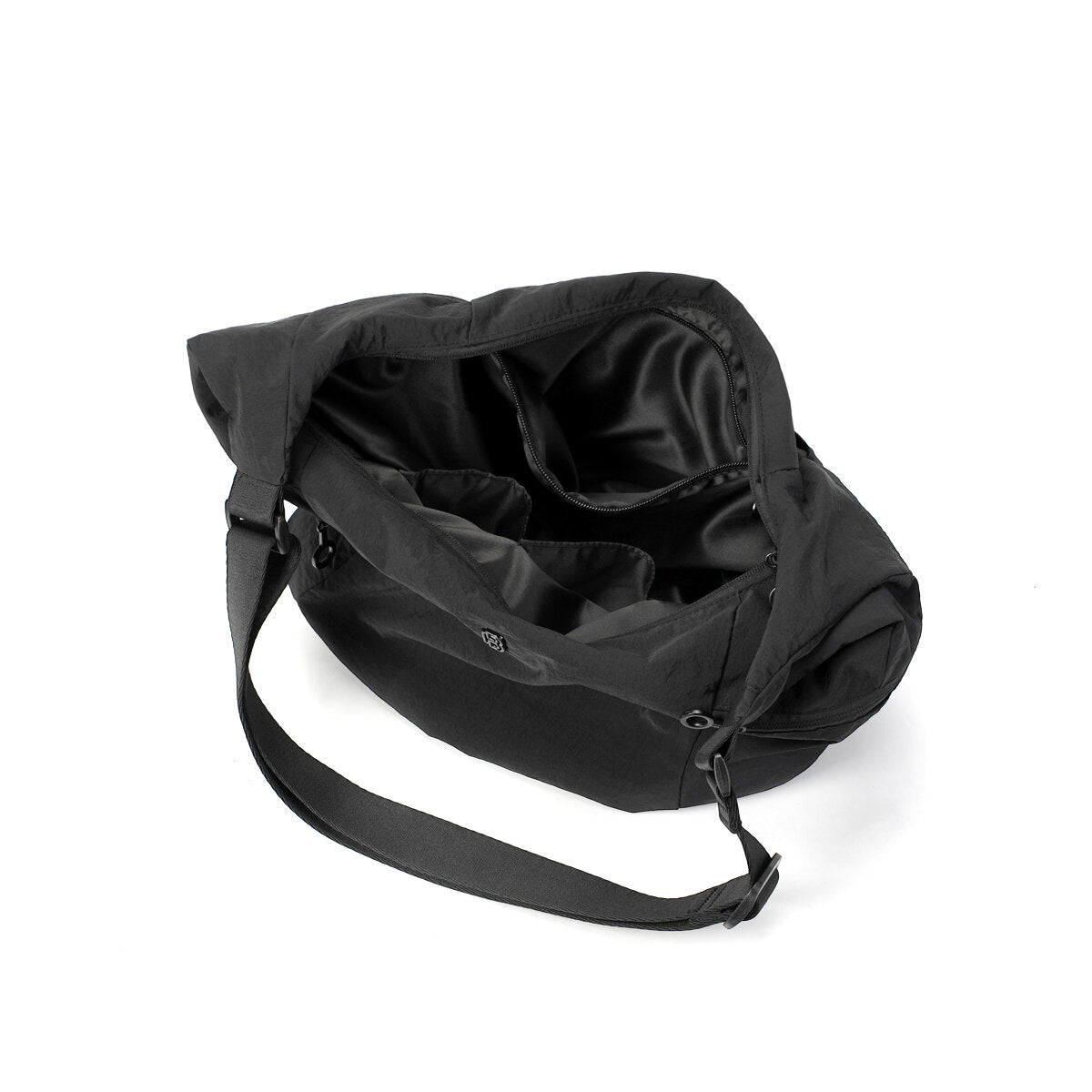Water-Resistant Nylon Crescent Crossbody Bag – Large Capacity Adjustable Hobo Shoulder Bag